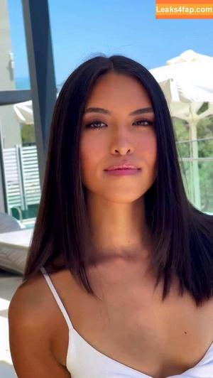 Shanti Tan photo #0327