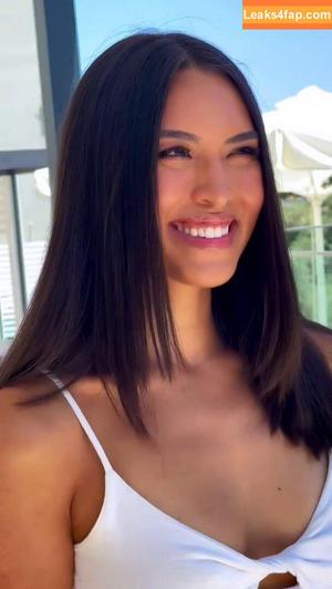 Shanti Tan photo #0334