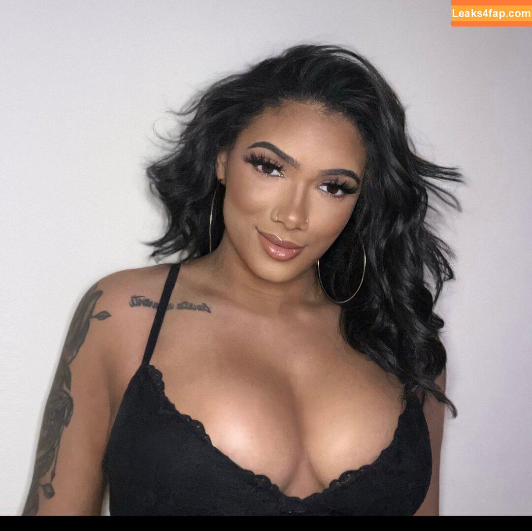 shapedbyshanice / shapesbyshanice leaked photo photo #0001