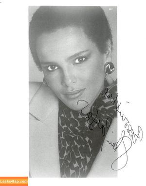 Shari Lynn Belafonte photo #0007