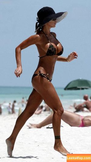 Shauna Sand photo #0078