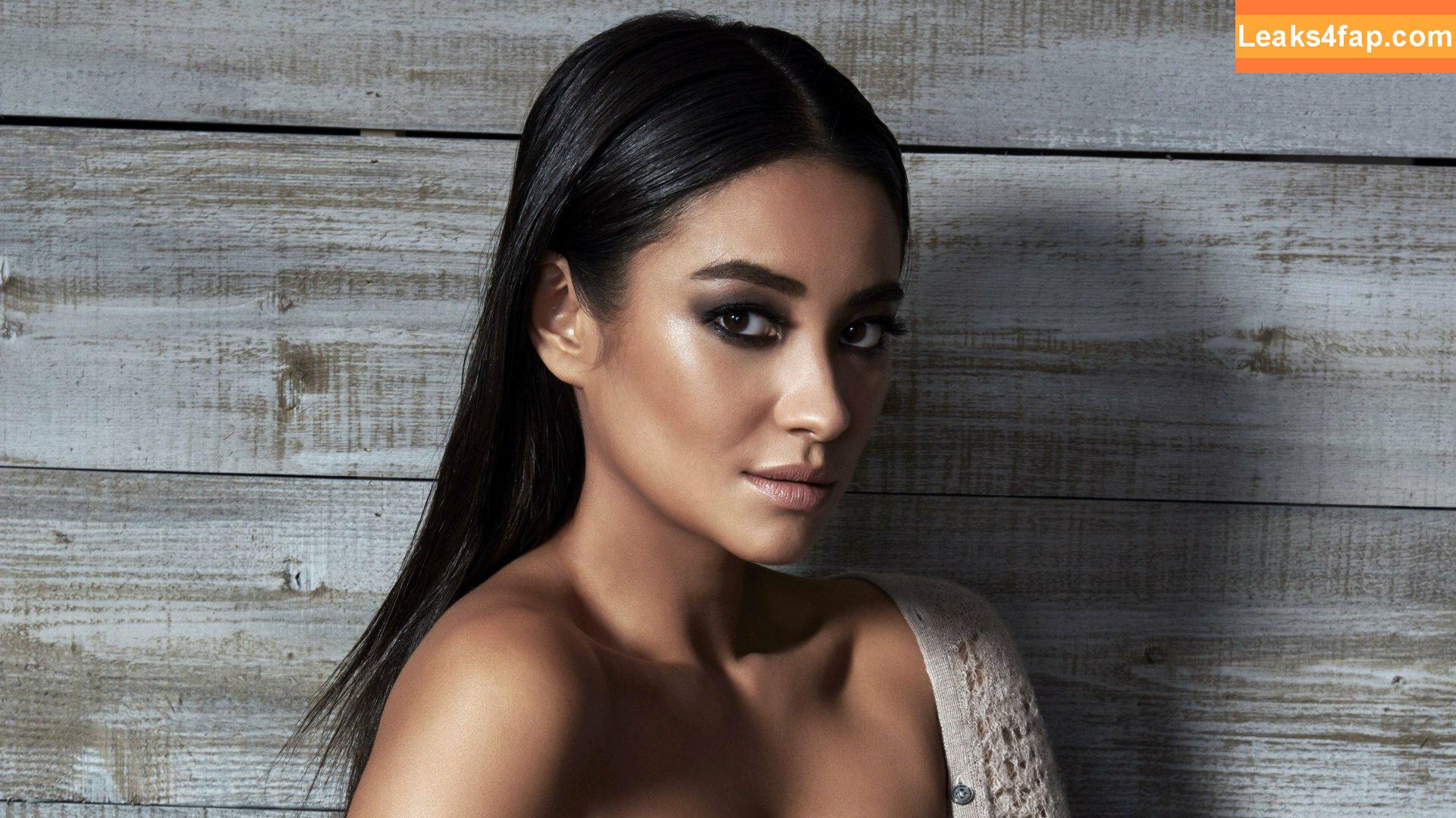 Shay Mitchell / shaymitchell слитое фото фото #0123