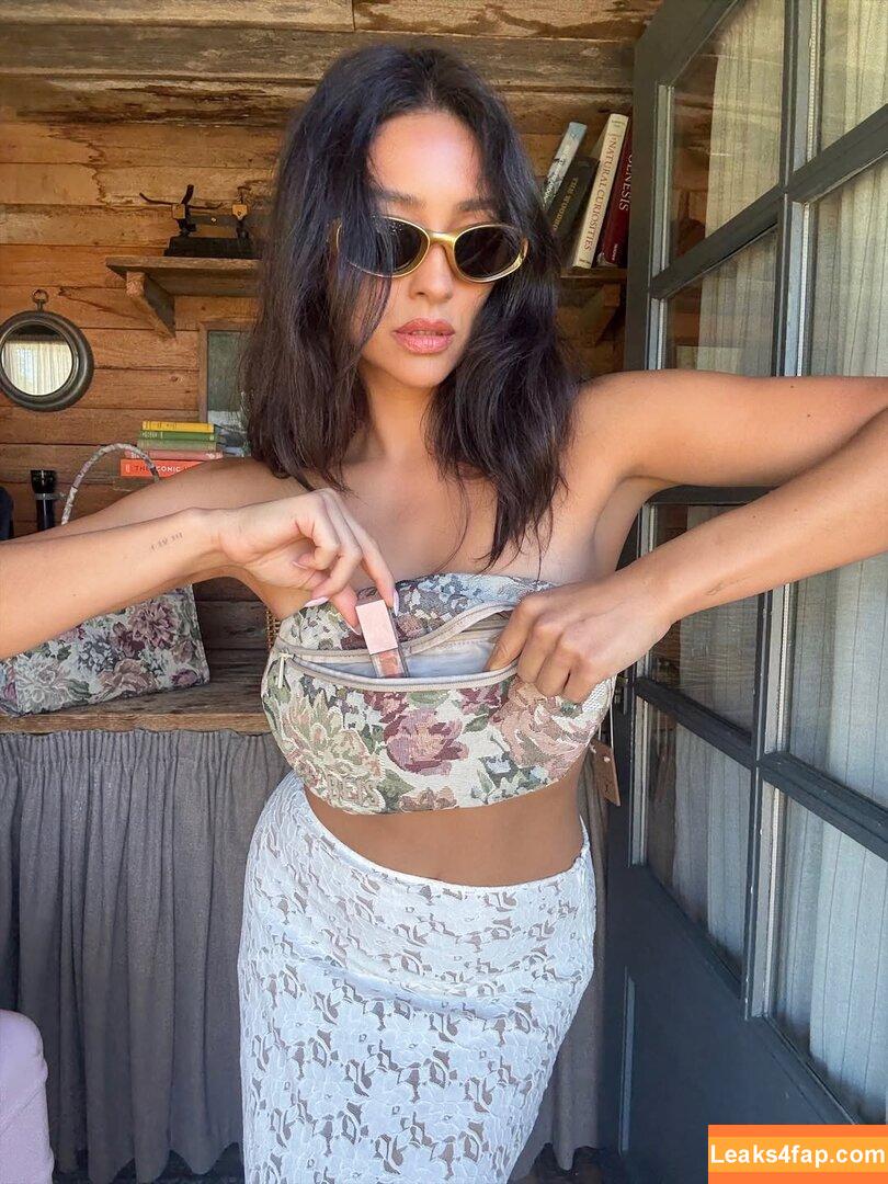 Shay Mitchell / shaymitchell leaked photo photo #0584