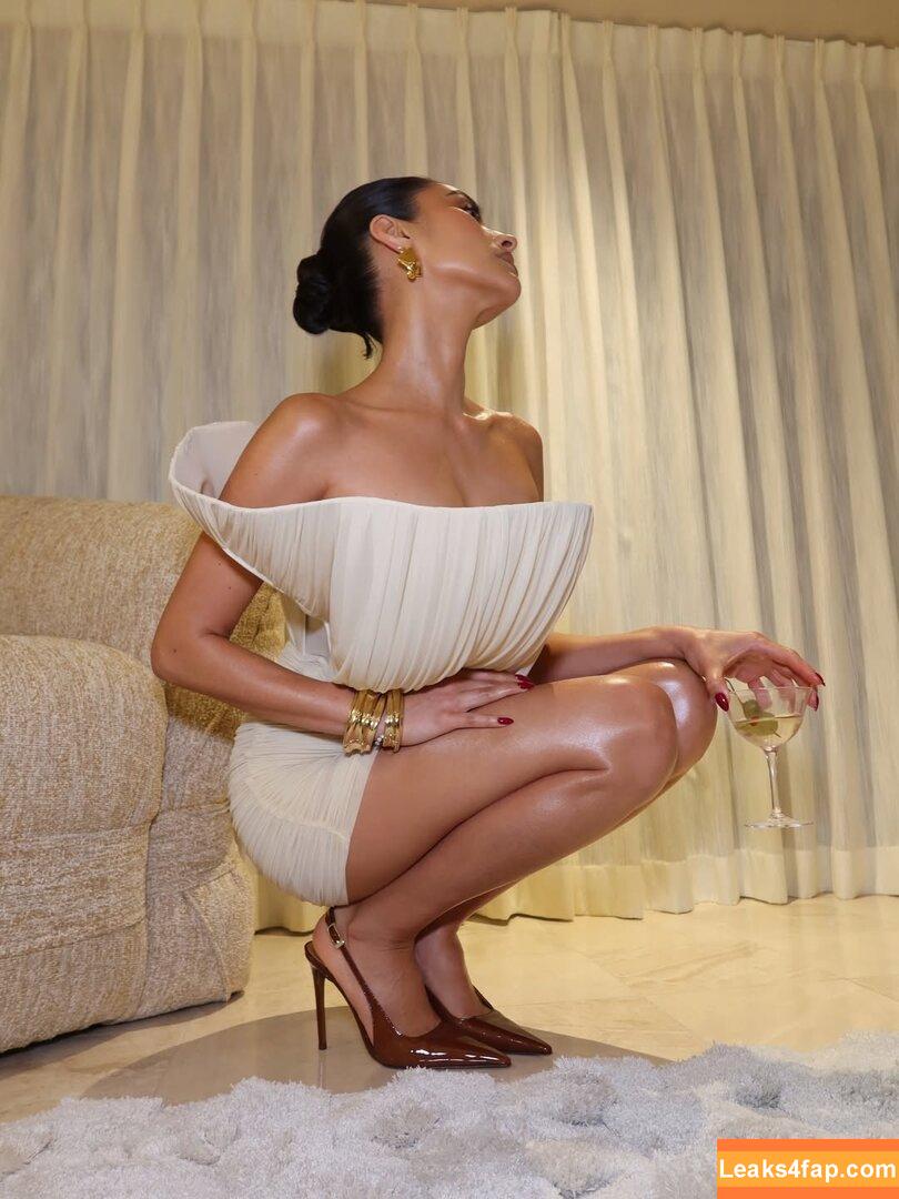 Shay Mitchell / shaymitchell слитое фото фото #0610