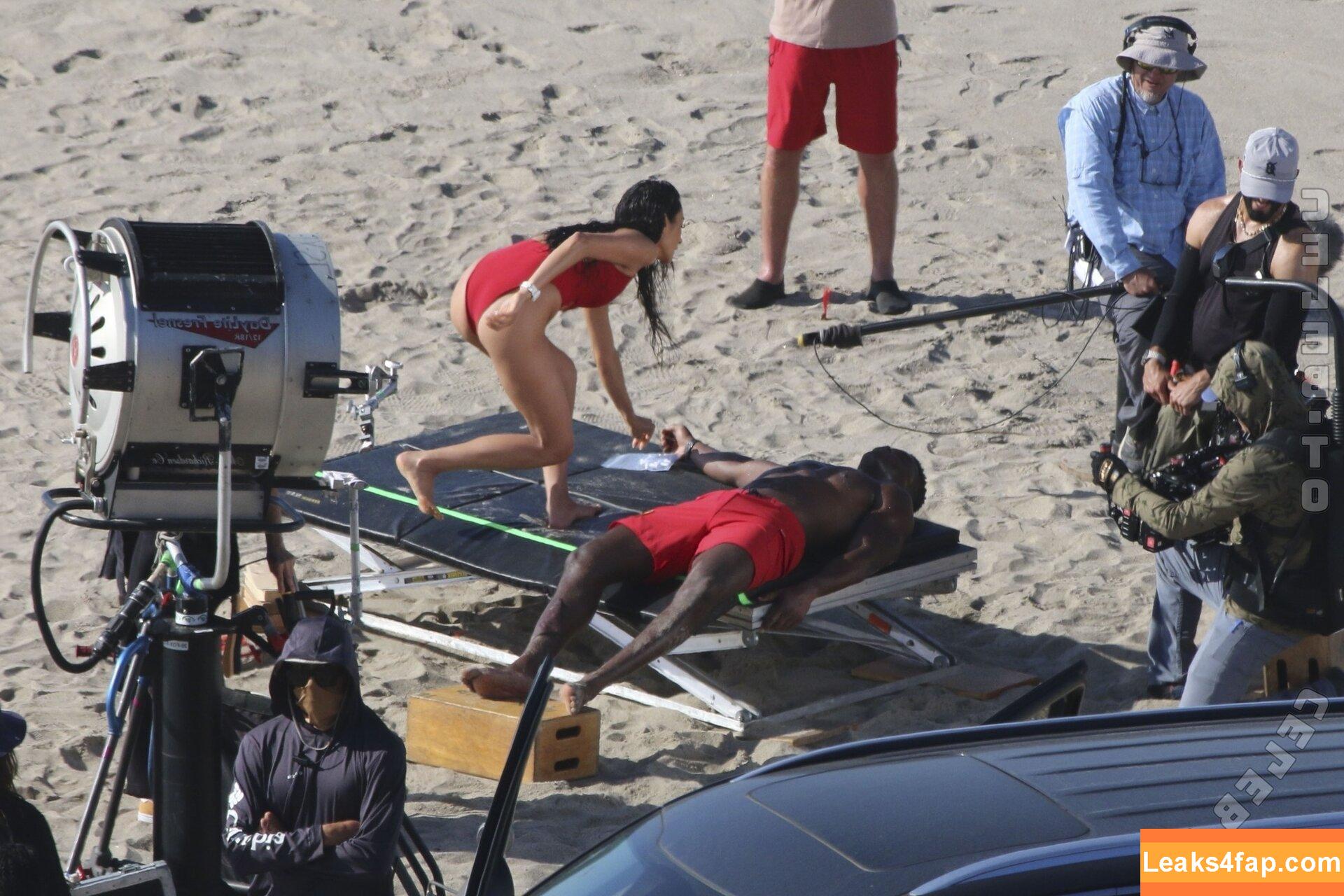 Shay Mitchell / OfficialShayMitchell / shaymitchell leaked photo photo #0658