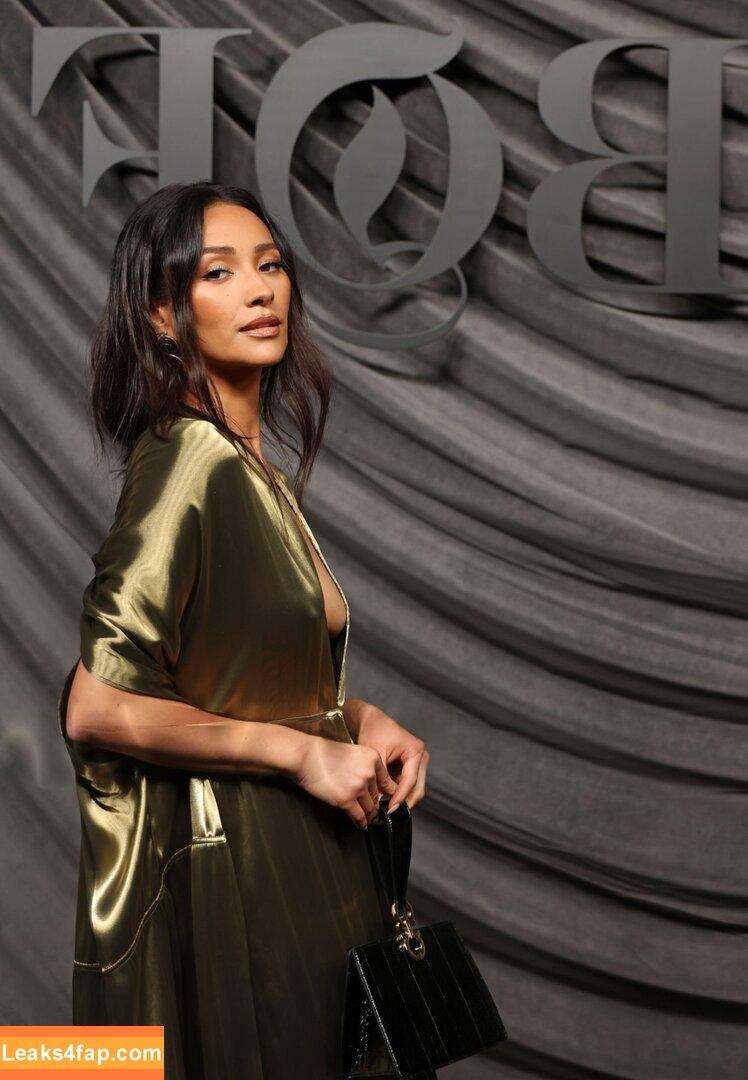 Shay Mitchell / OfficialShayMitchell / shaymitchell leaked photo photo #0700