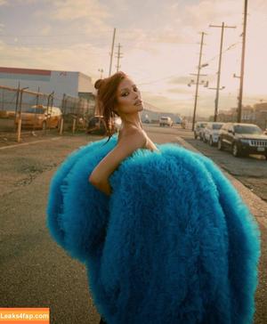 Shay Mitchell фото #0036