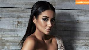 Shay Mitchell photo #0123