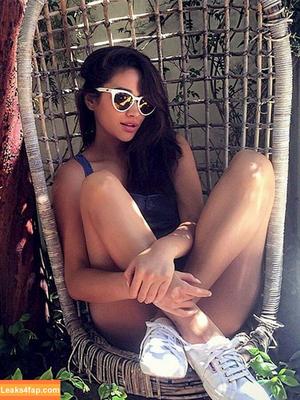 Shay Mitchell photo #0140