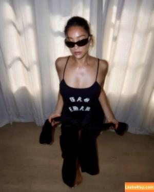 Shay Mitchell фото #0562