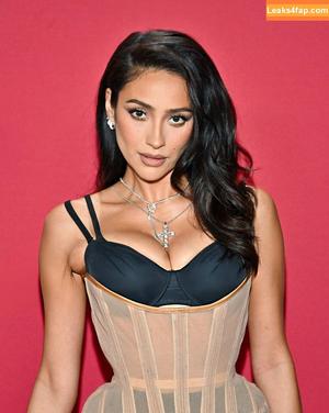 Shay Mitchell photo #0602