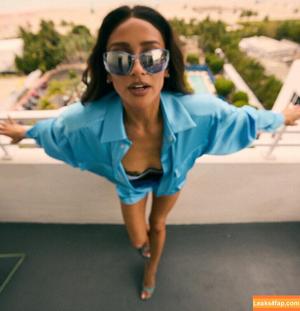 Shay Mitchell photo #0693