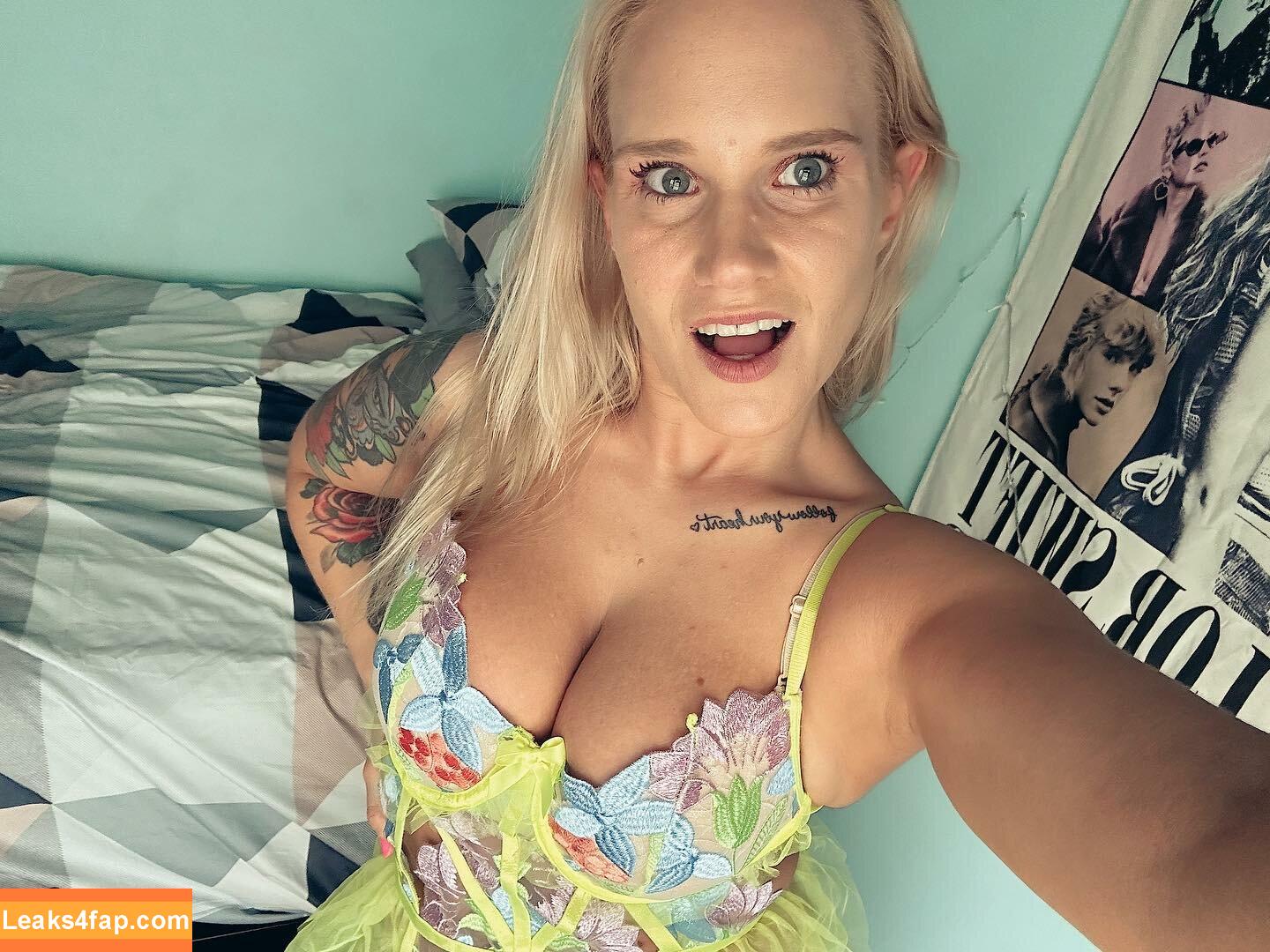 Shazza McKenzie / ShazzaMcKenzie / shaylamckenzie / shazza_mckenzie leaked photo photo #0144