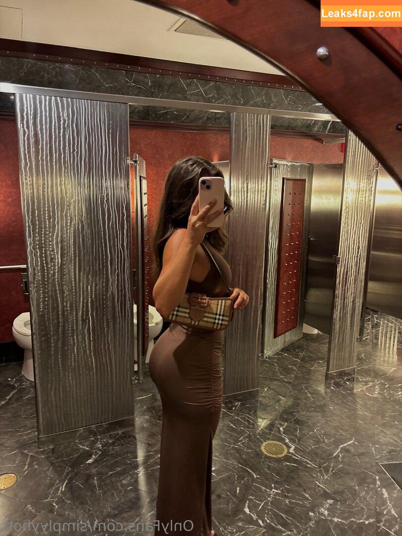 Shelby Abbott / shelbyabbott11 / simplyyhott leaked photo photo #0001