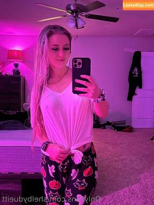 Shelby Dueitt photo #0026
