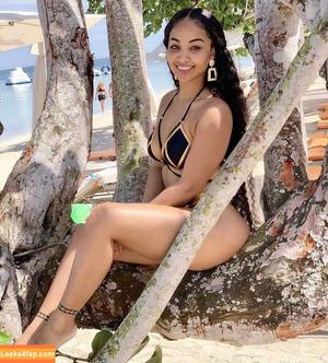 Shenseea photo #0102