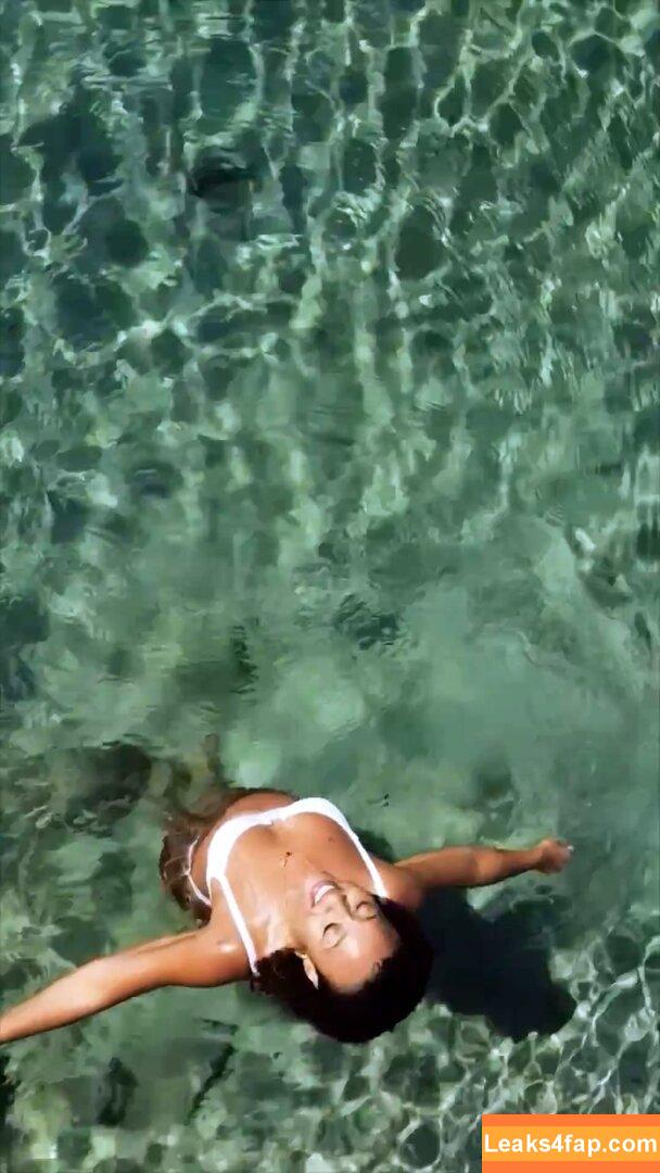 Sheron Menezes / sheronmenezzes leaked photo photo #0125