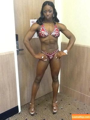 Sheronica Henton фото #0006