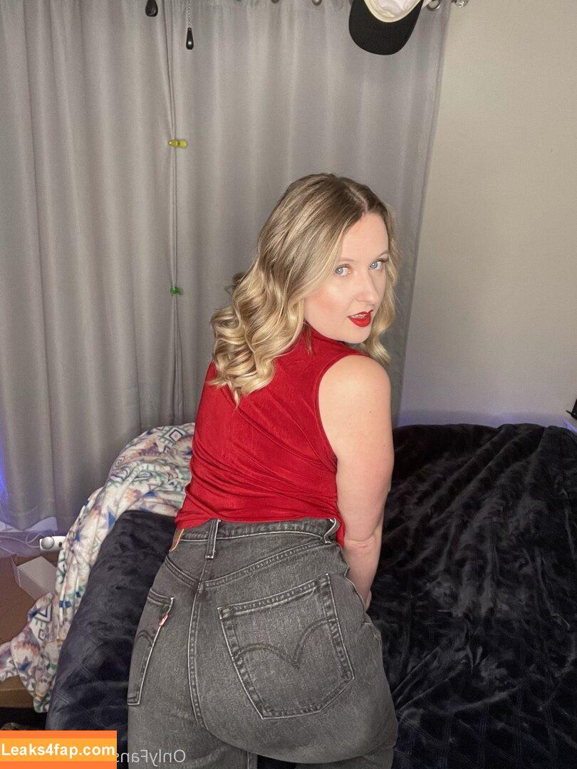 shesrad / shesrad_ leaked photo photo #0001