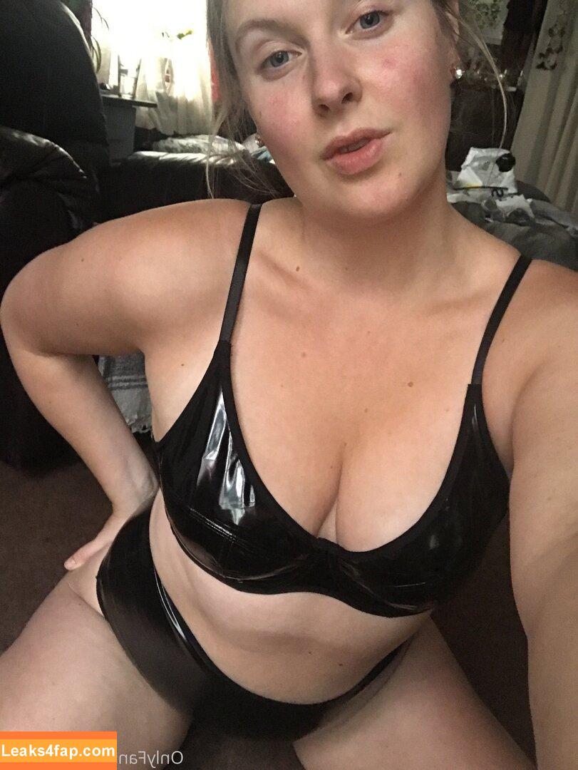 shesrad / shesrad_ leaked photo photo #0023