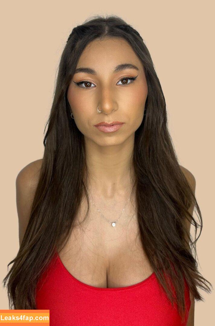 shir_vaturi / dollshir / shir._.vaturi leaked photo photo #0052