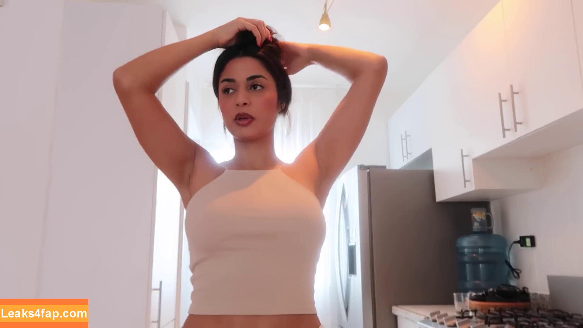 Shirin Azami / shirinazamii слитое фото фото #0900