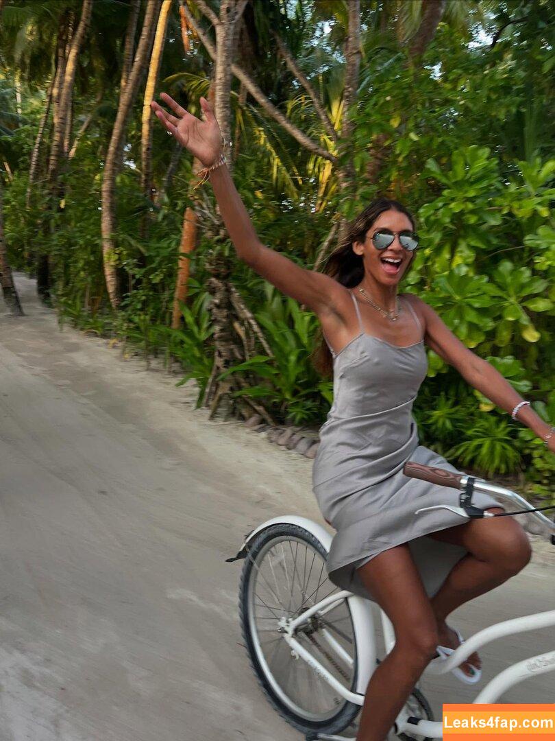 Shivi Ramoutar / shiviramoutar слитое фото фото #0026