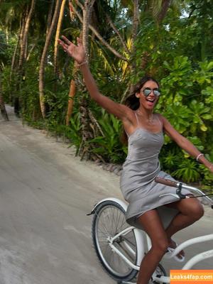 Shivi Ramoutar фото #0026