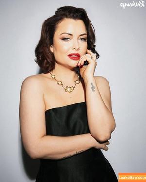Shona Mcgarty photo #0083
