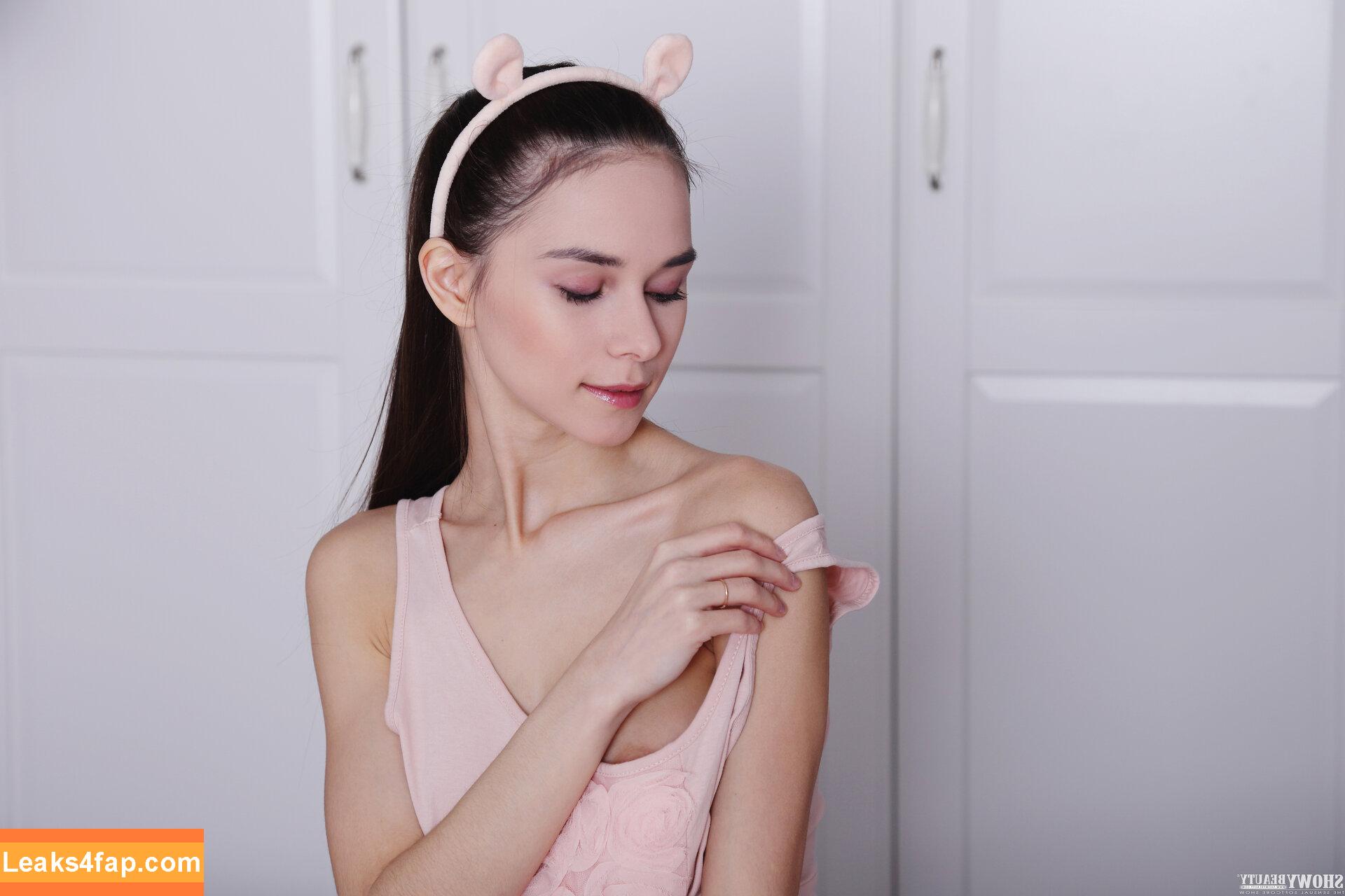 ShowyBeauty / heidi_rom / showbeautyofficial leaked photo photo #0192