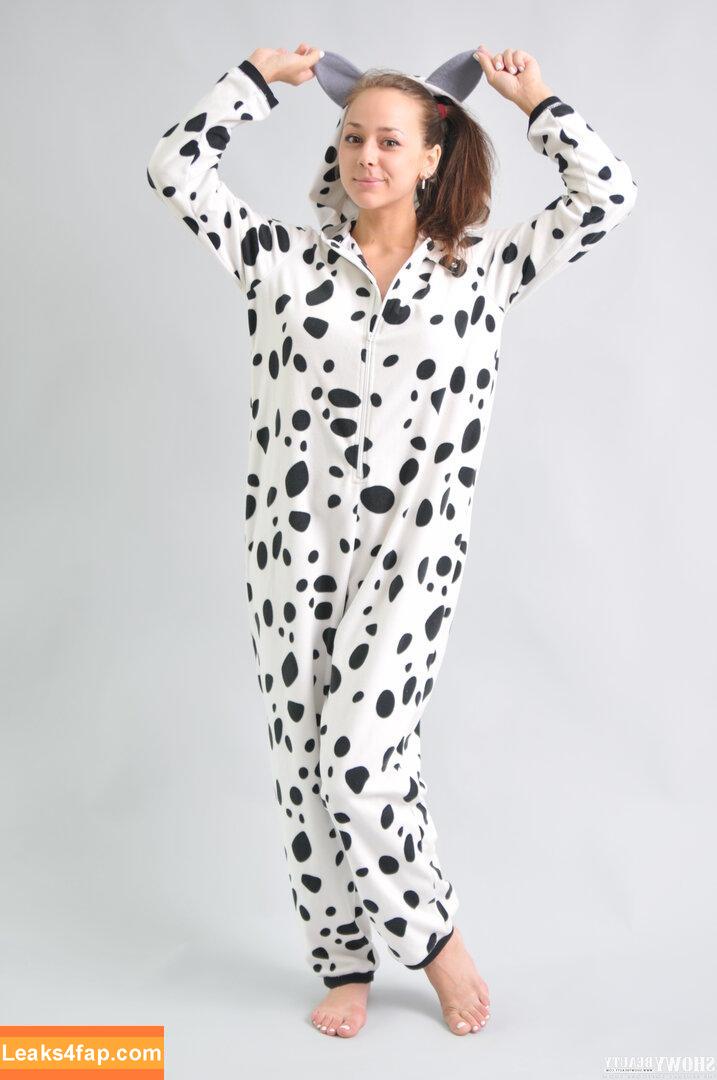 ShowyBeauty / heidi_rom / showbeautyofficial leaked photo photo #0455