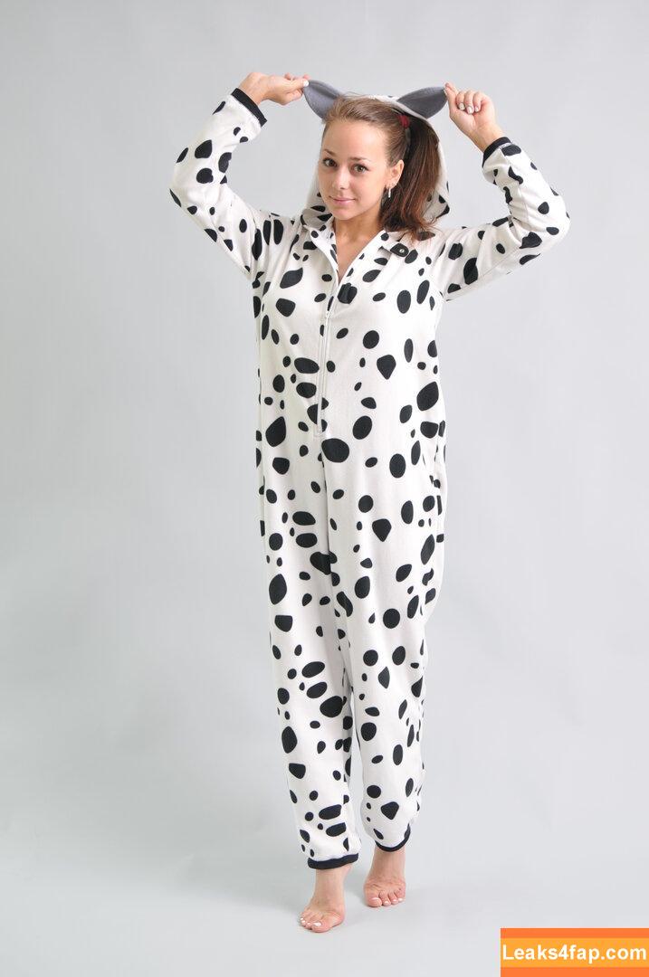 ShowyBeauty / heidi_rom / showbeautyofficial leaked photo photo #0460