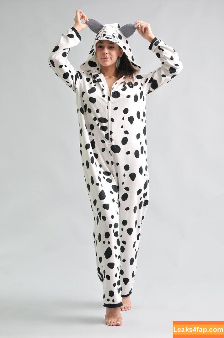 ShowyBeauty / heidi_rom / showbeautyofficial leaked photo photo #0471