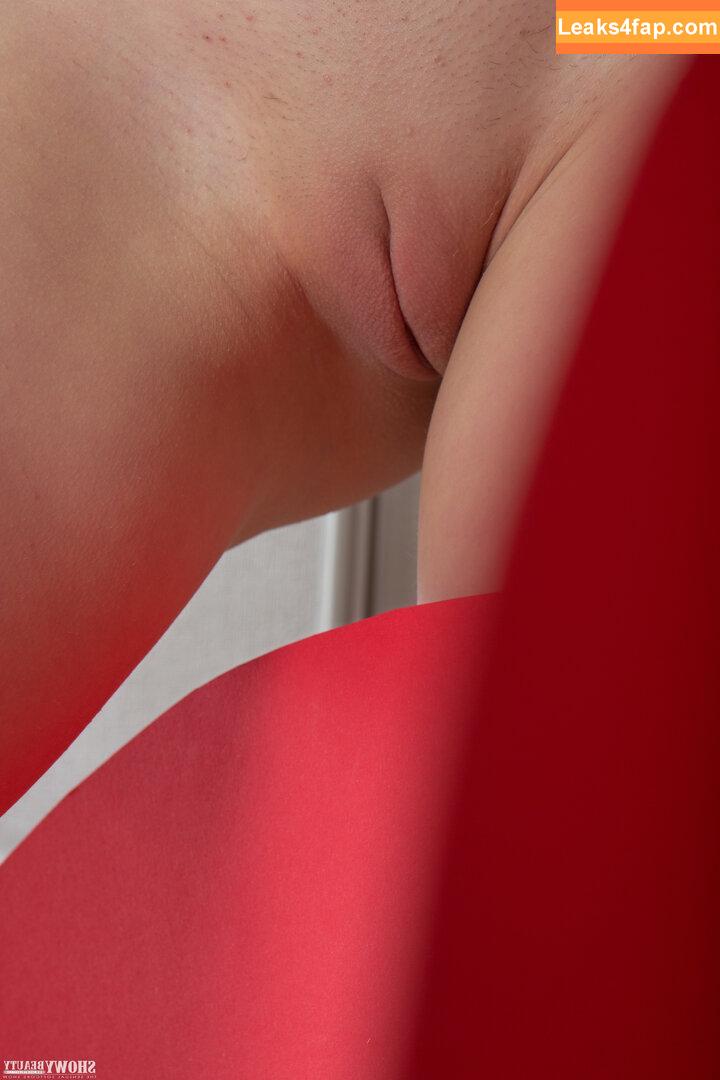 ShowyBeauty / heidi_rom / showbeautyofficial leaked photo photo #0914