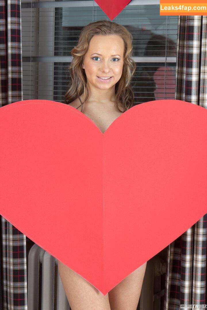 ShowyBeauty / heidi_rom / showbeautyofficial leaked photo photo #0929