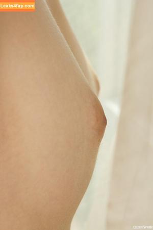 ShowyBeauty photo #0089