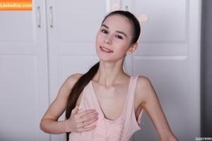 ShowyBeauty photo #0184