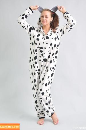 ShowyBeauty photo #0455