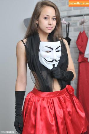 ShowyBeauty photo #0456