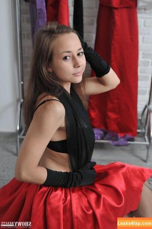 ShowyBeauty photo #0469