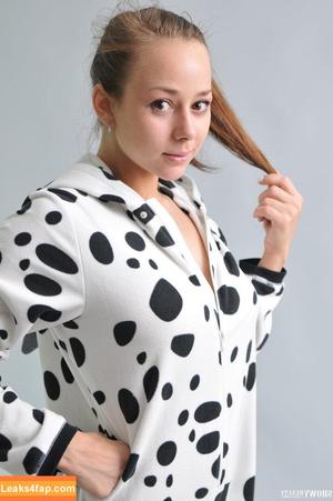 ShowyBeauty photo #0478