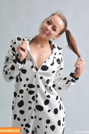 ShowyBeauty photo #0480