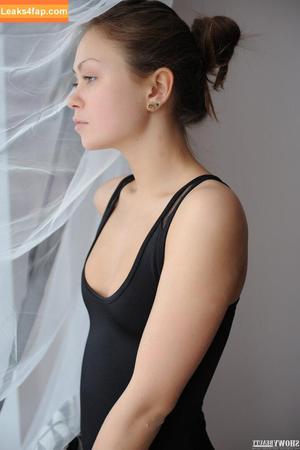 ShowyBeauty photo #0522