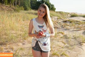 ShowyBeauty photo #0556