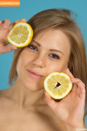 ShowyBeauty photo #0930