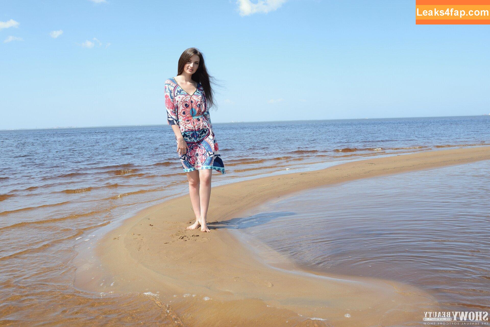 ShowyBeauty / heidi_rom / showbeautyofficial leaked photo photo #1028