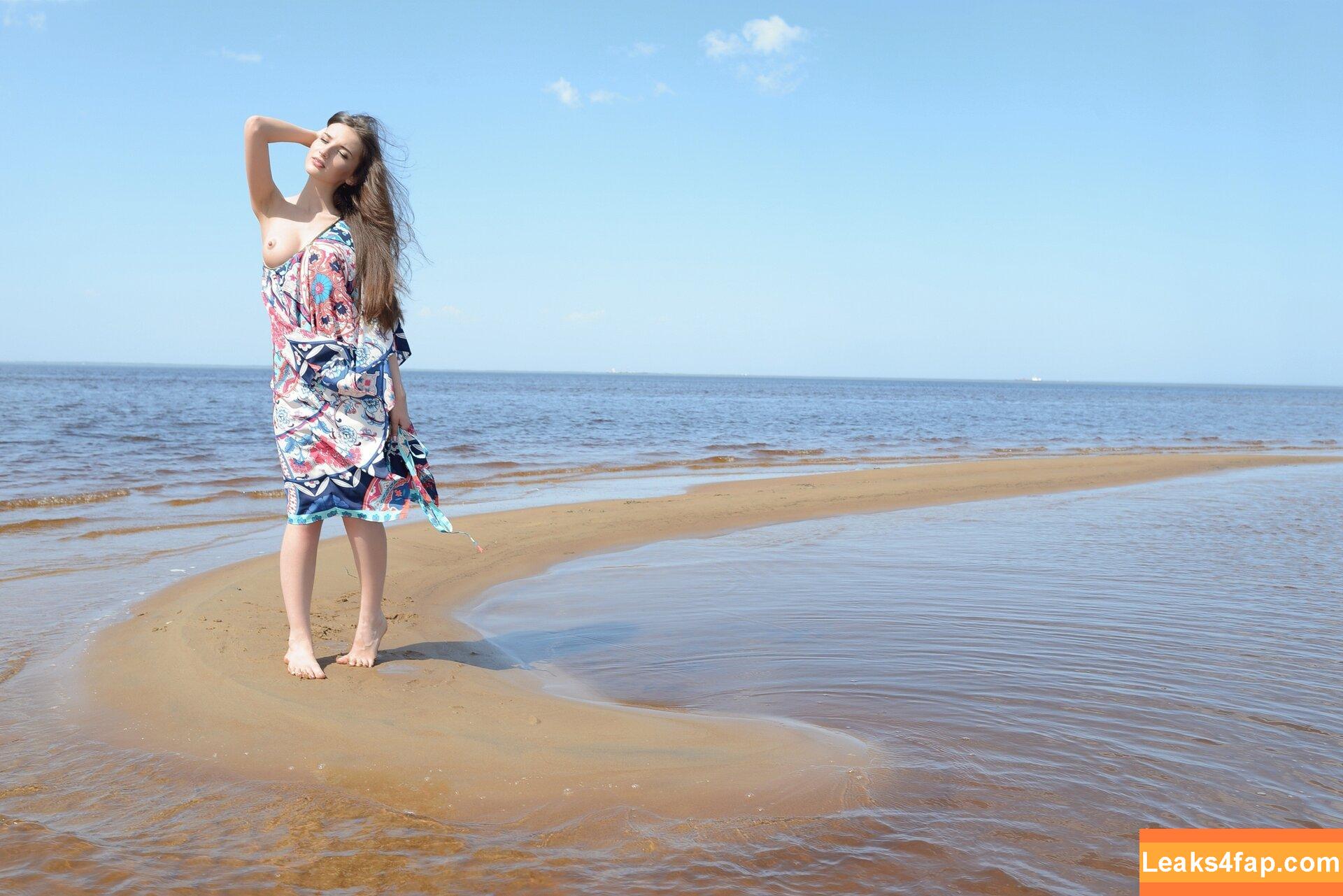 ShowyBeauty / heidi_rom / showbeautyofficial leaked photo photo #1035