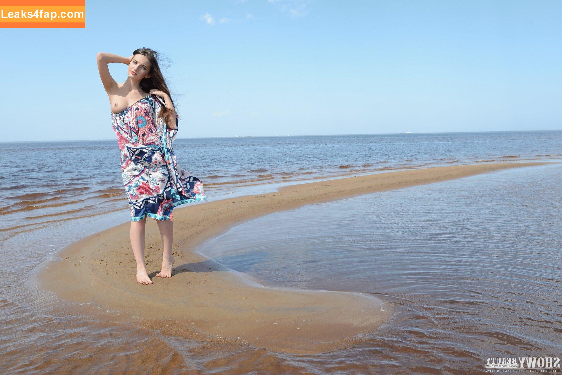 ShowyBeauty / heidi_rom / showbeautyofficial leaked photo photo #1037