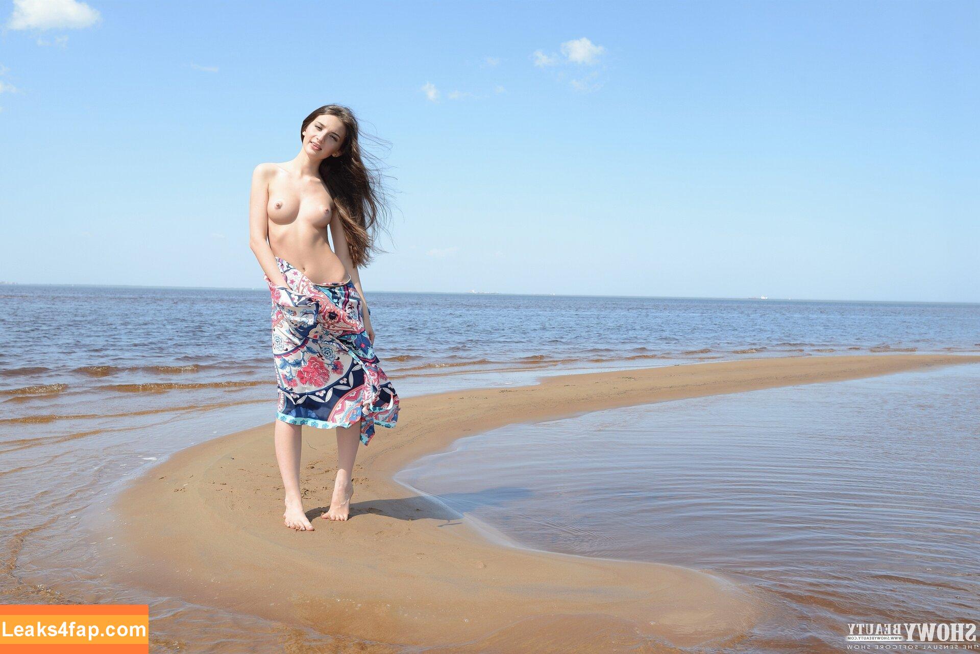 ShowyBeauty / heidi_rom / showbeautyofficial leaked photo photo #1039