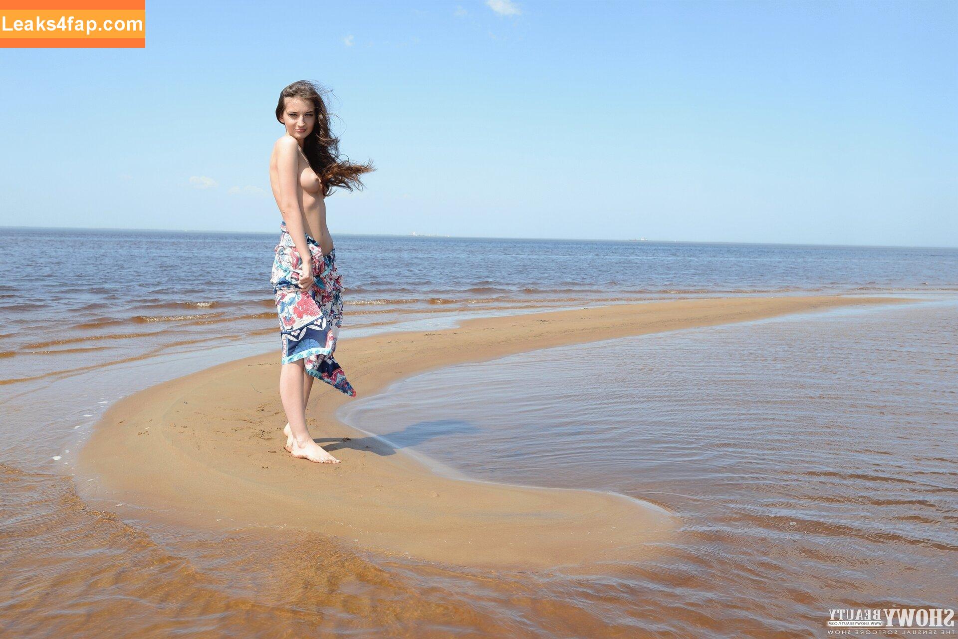 ShowyBeauty / heidi_rom / showbeautyofficial leaked photo photo #1042